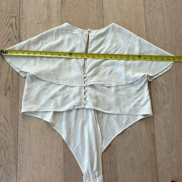 Adjustable Wrap Linen Top - Picture 10 of 12